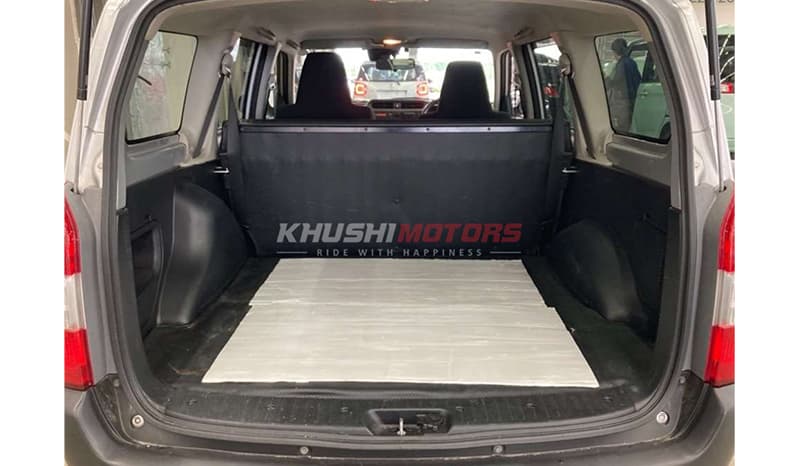 2017 Toyota Probox image-4