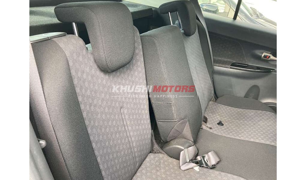 2009 Toyota IST image-4