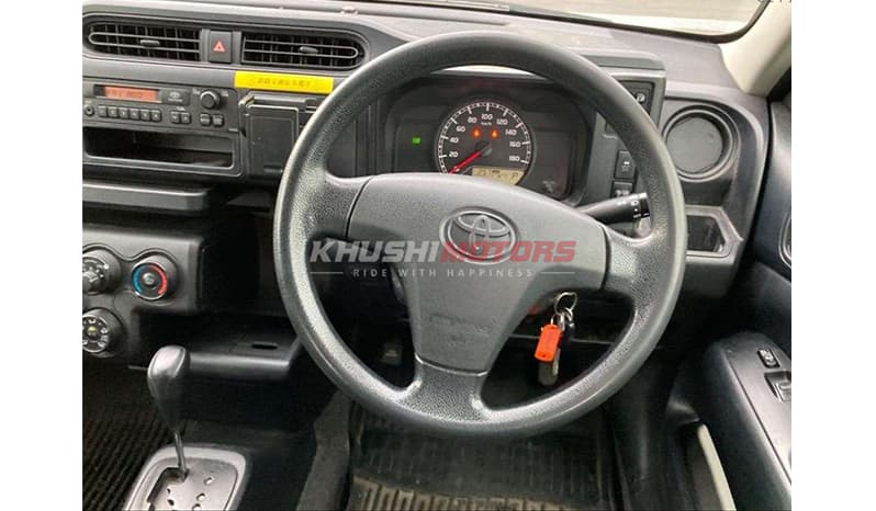 2017 Toyota Probox image-2