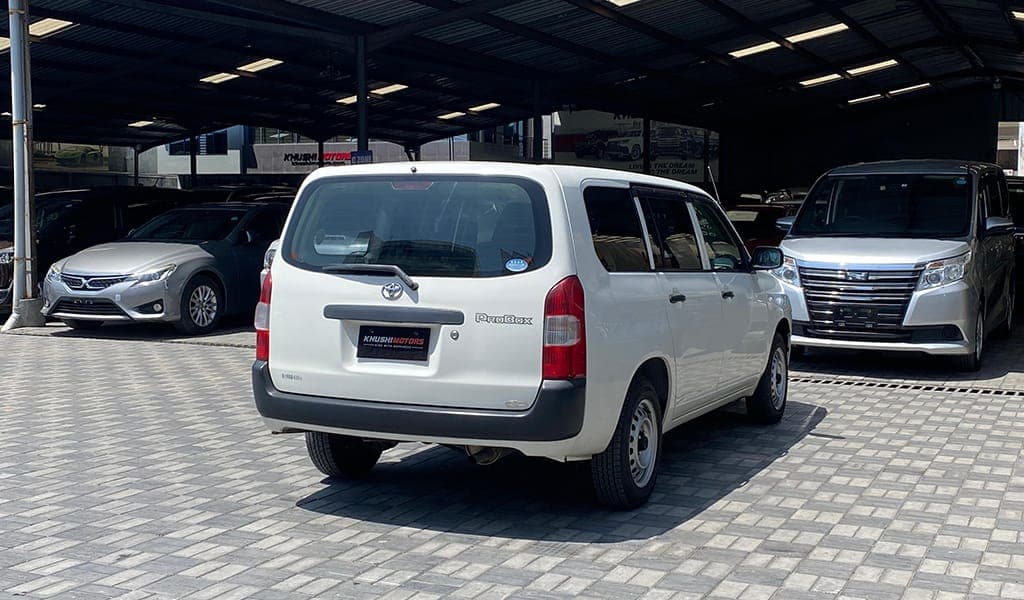 2017 Toyota Probox image-14