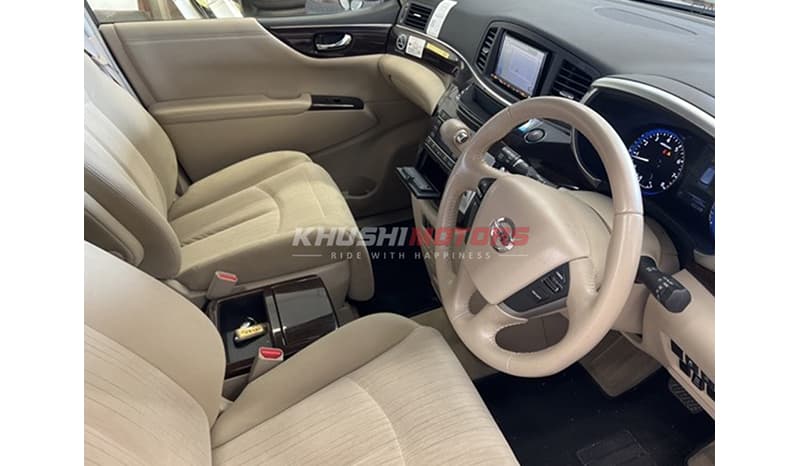 2017 Nissan Elgrand image-4