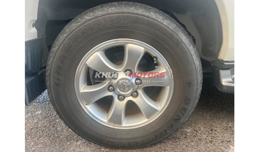 2002 Toyota Land Cruiser Prado image-4