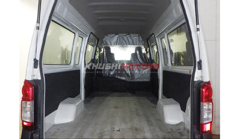 2017 Nissan NV350 image-2