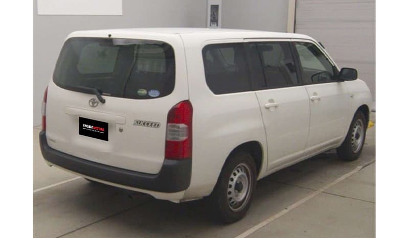 2017 Toyota Succeed image-3