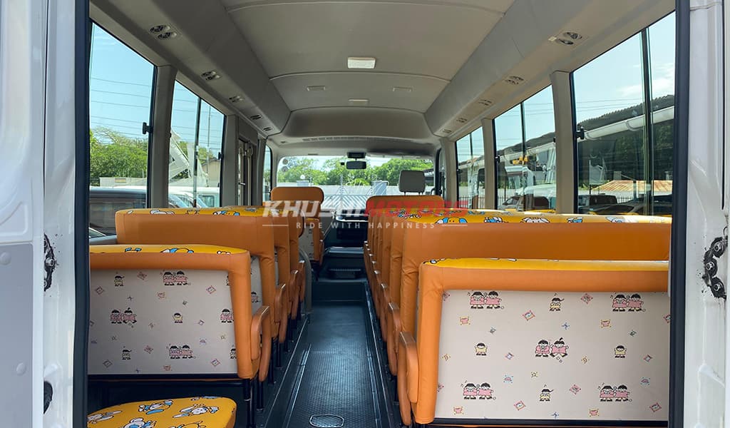 2017 Toyota Coaster image-10