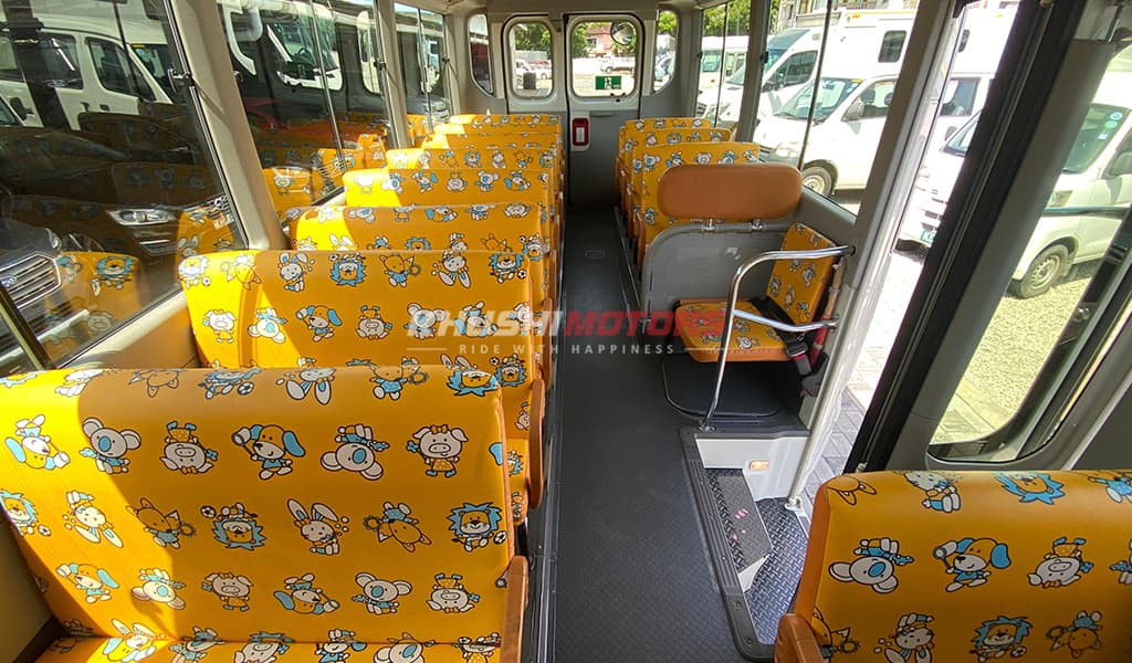 2017 Toyota Coaster image-12