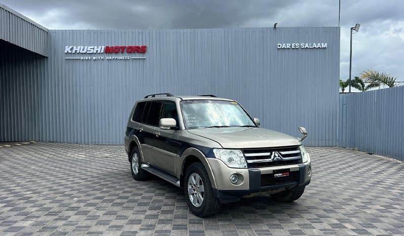 2007 Mitsubishi Pajero image-1