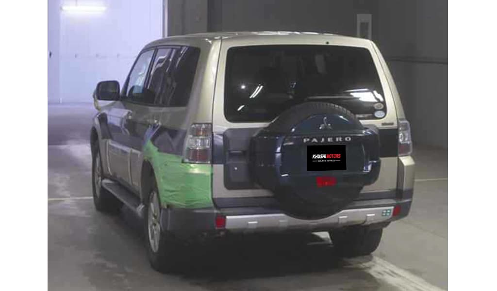 2007 Mitsubishi Pajero image-13