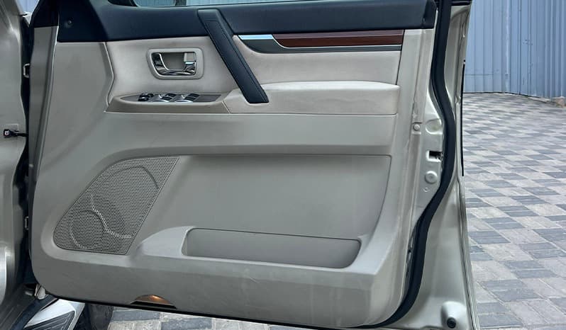 2007 Mitsubishi Pajero image-15