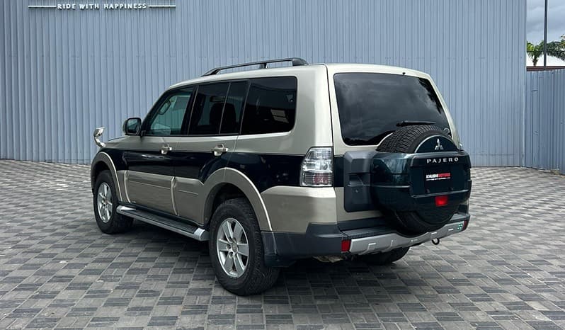 2007 Mitsubishi Pajero image-23