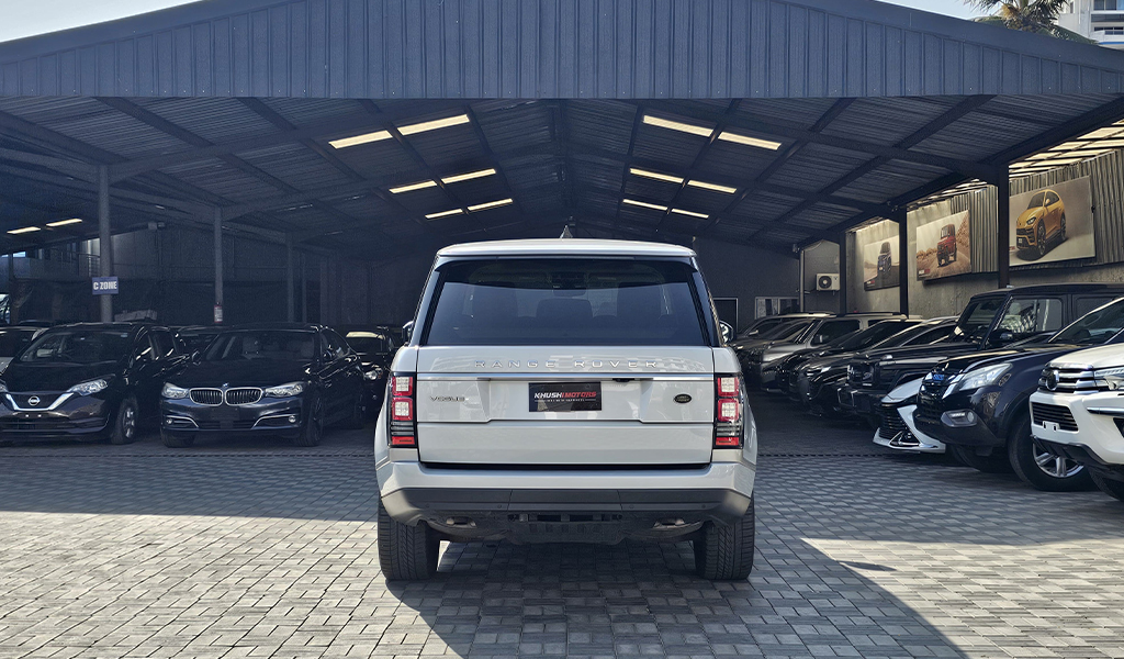2017 Land Rover Range Rover Vogue image-11