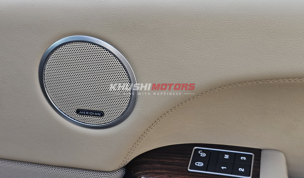 2017 Land Rover Range Rover Vogue image-20