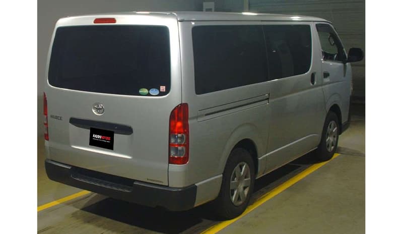2017 Toyota Hiace image-6
