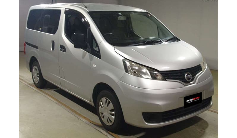 2017 Nissan NV200 image-2