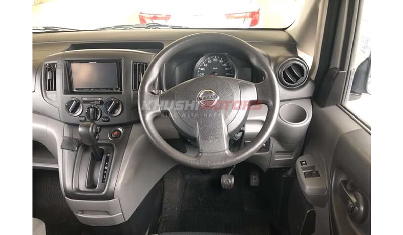 2017 Nissan NV200 image-5