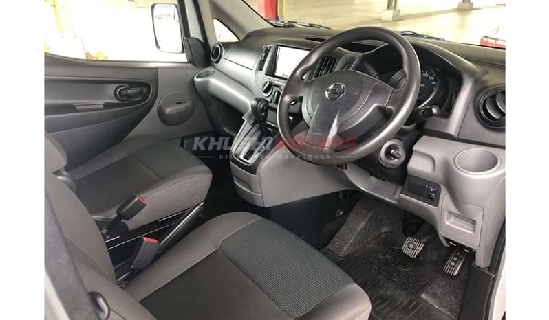 2017 Nissan NV200 image-7