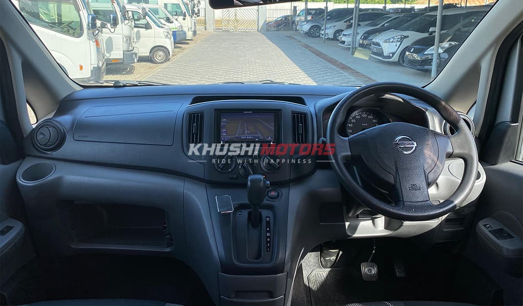 2017 Nissan NV200 image-14