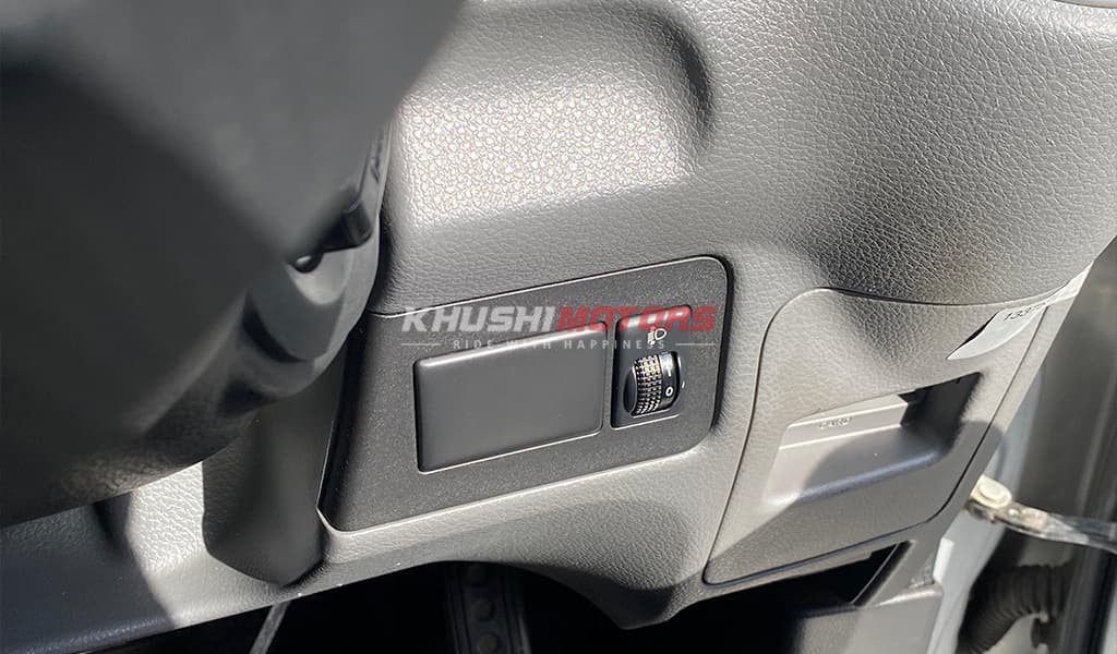 2017 Nissan NV200 image-17