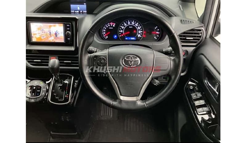 2017 Toyota Noah image-3
