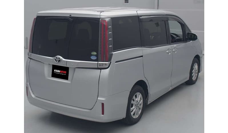 2017 Toyota Noah image-6