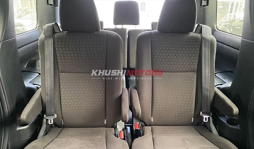 2017 Toyota Noah image-16