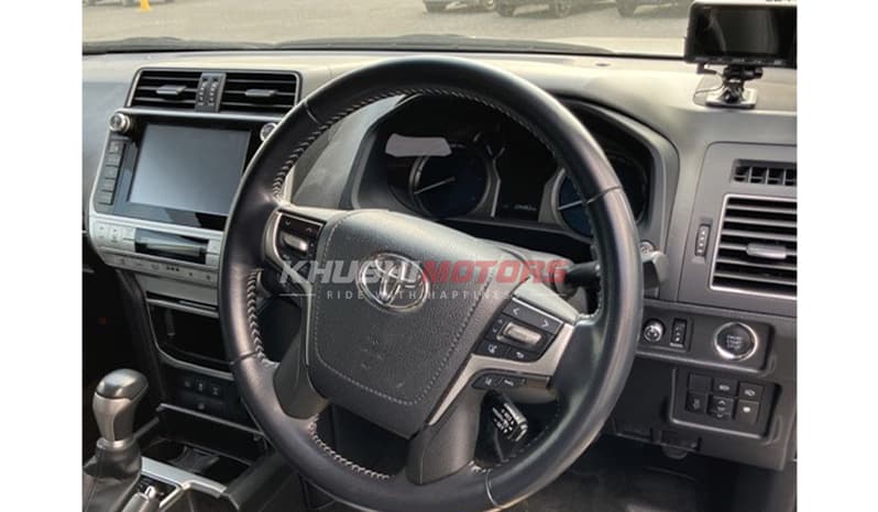 2017 Toyota Land Cruiser Prado image-2