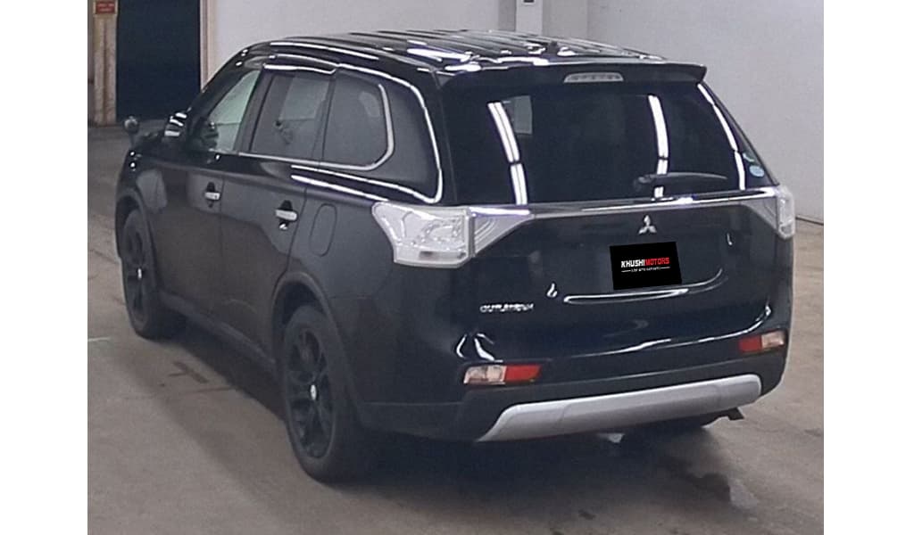 2015 Mitsubishi Outlander image-3