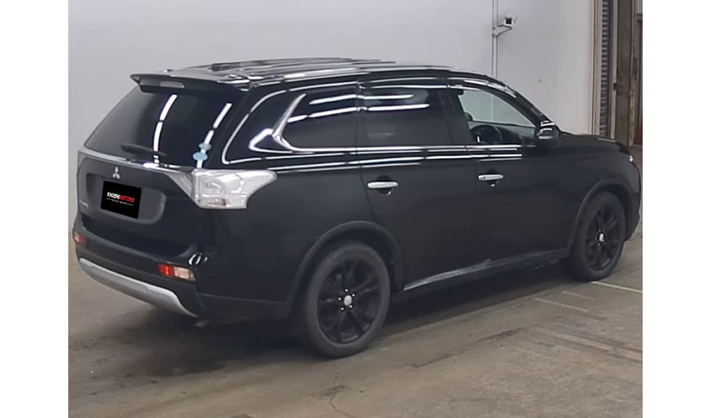 2015 Mitsubishi Outlander image-4