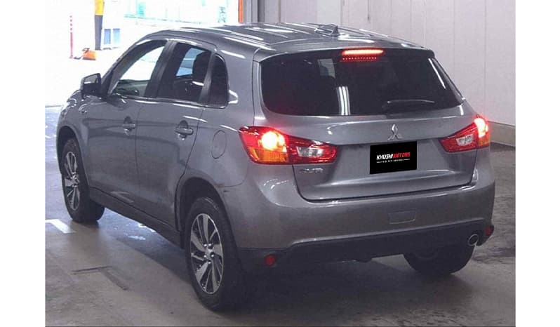 2017 Mitsubishi Rvr image-2