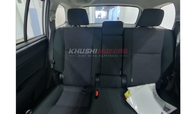 2017 Toyota Corolla Fielder image-5