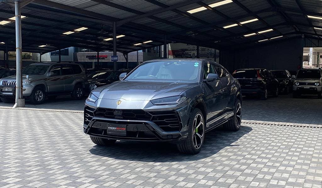 2019 Lamborghini Urus image-4