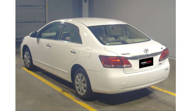 2017 Toyota Premio image-3