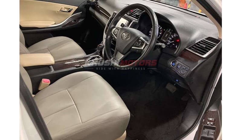 2017 Toyota Premio image-4