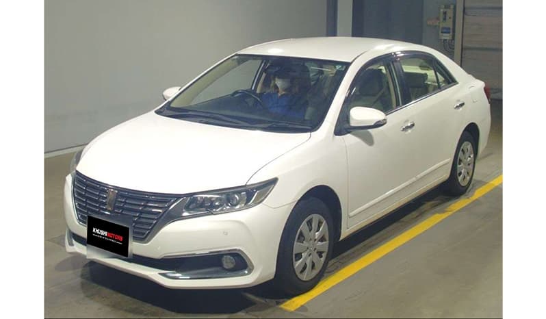 2017 Toyota Premio image-8