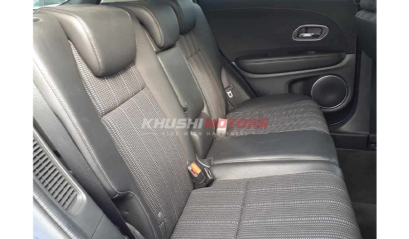 2017 Honda Vezel image-2