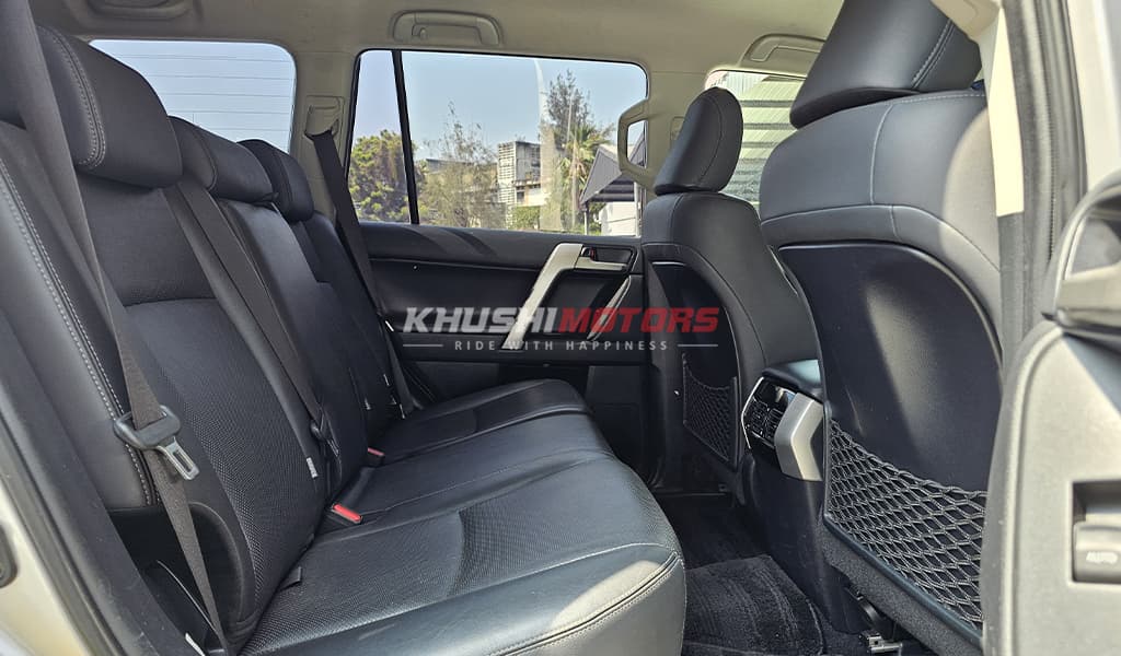 2018 Toyota Land Cruiser Prado image-13