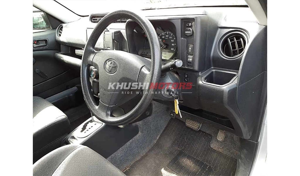 2018 Toyota Probox image-5