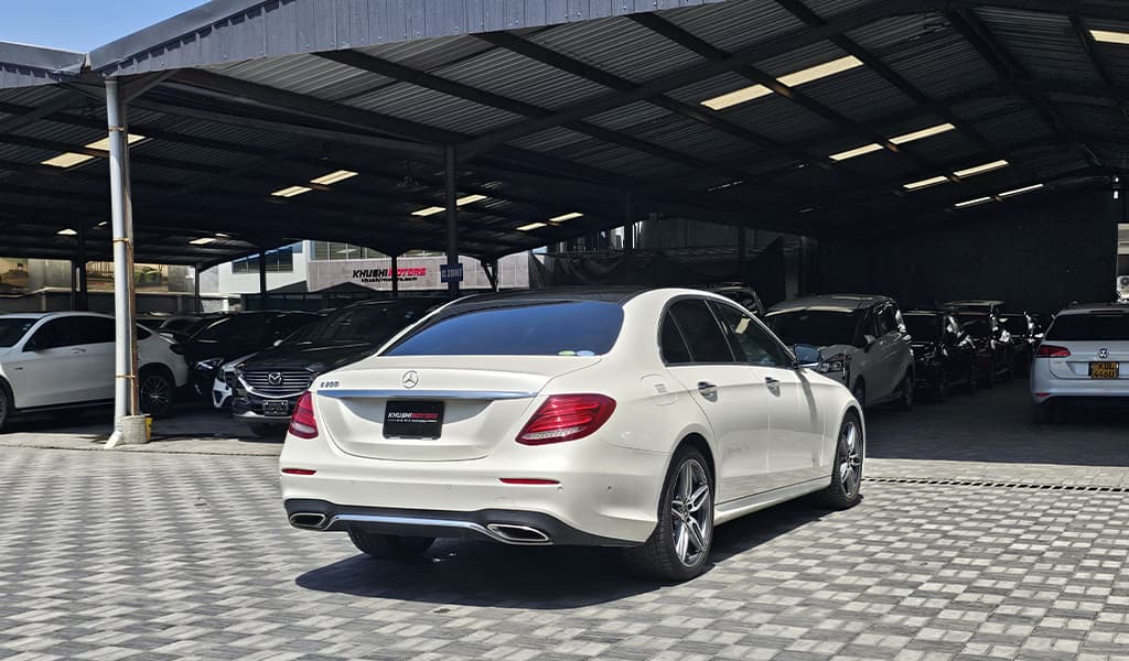 2018 Mercedes-Benz E200 image-12