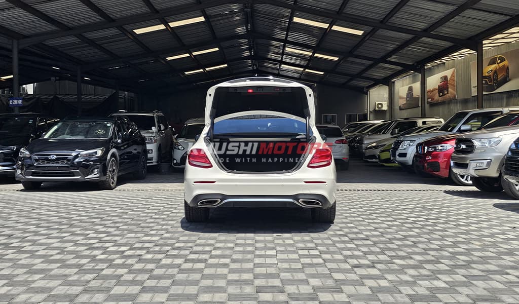 2018 Mercedes-Benz E200 image-22