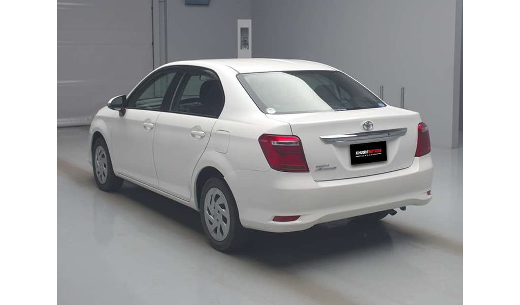 2018 Toyota Corolla Axio image-7