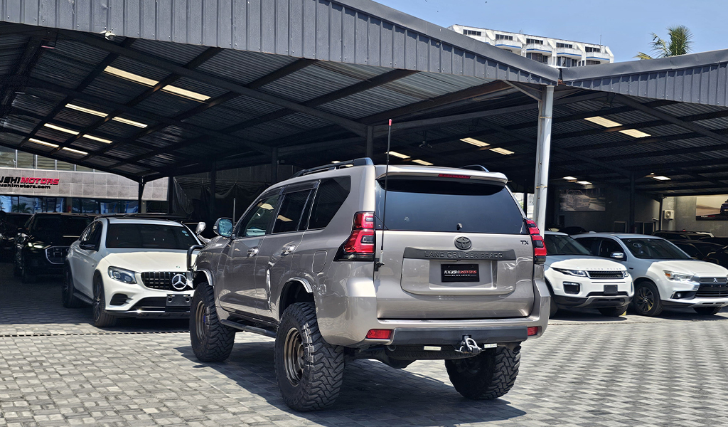 2018 Toyota Land Cruiser Prado image-10