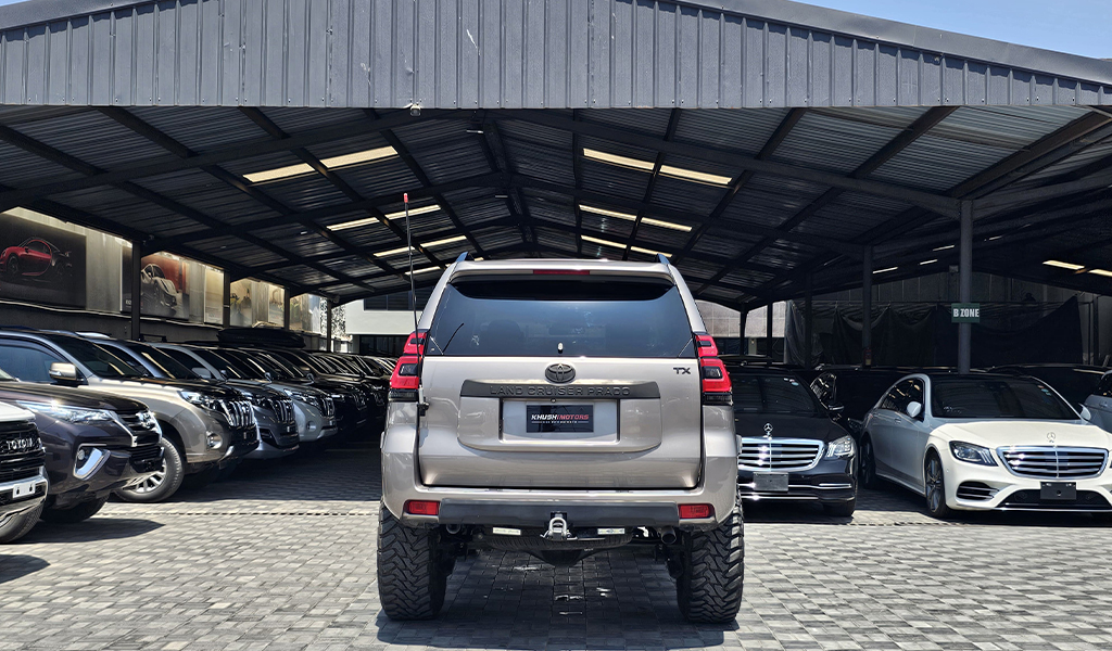 2018 Toyota Land Cruiser Prado image-11