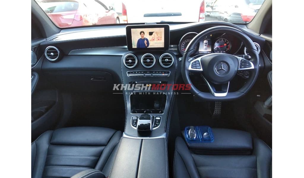 2018 Mercedes-Benz Glc43 image-3