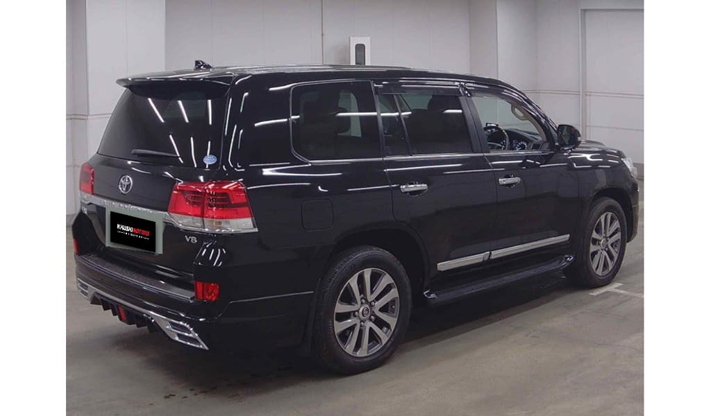 2018 Toyota Land Cruiser image-4