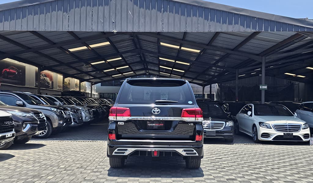 2018 Toyota Land Cruiser image-11