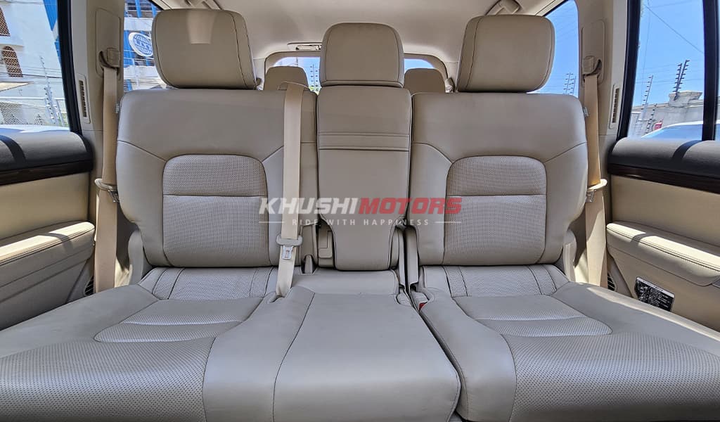 2018 Toyota Land Cruiser image-18