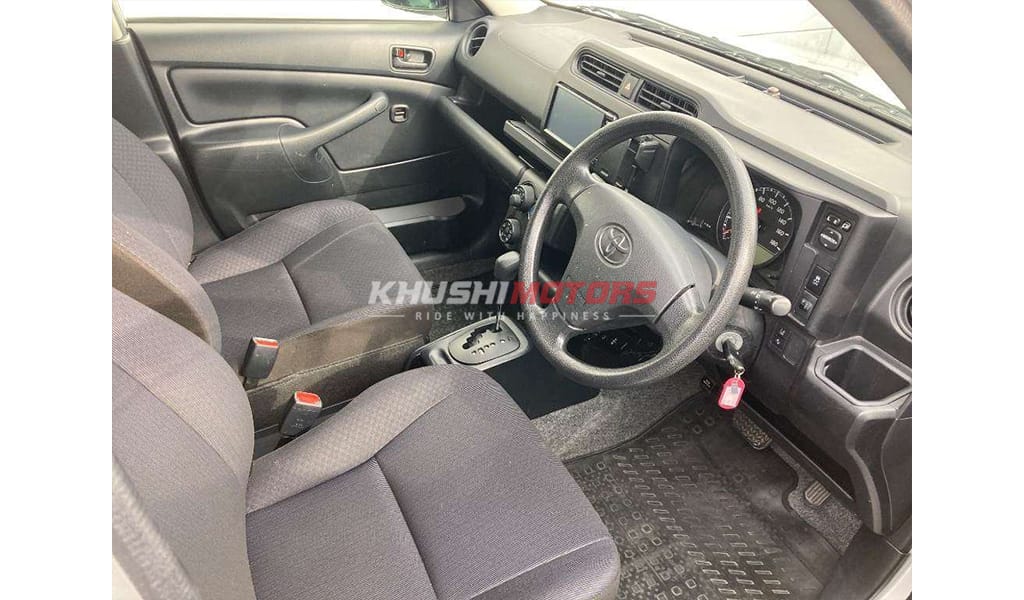 2018 Toyota Succeed image-5