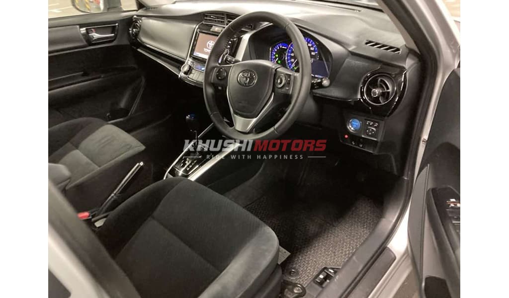 2018 Toyota Corolla Axio image-5