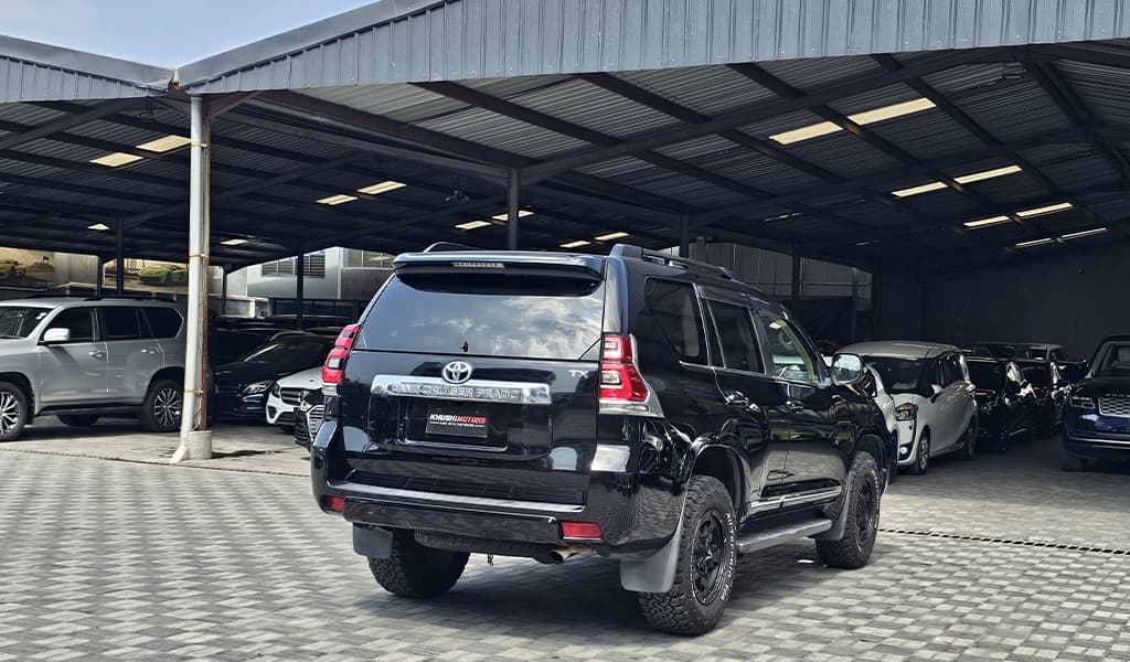 2018 Toyota Land Cruiser Prado image-12