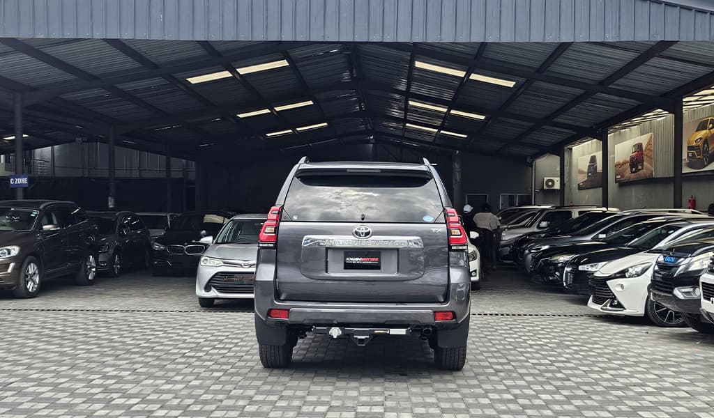 2018 Toyota Land Cruiser Prado image-11